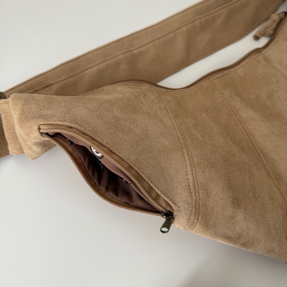 American Eagle Crescent Half Moon Baguette Faux Suede Bag Purse Crossbody - Picture 5 of 10